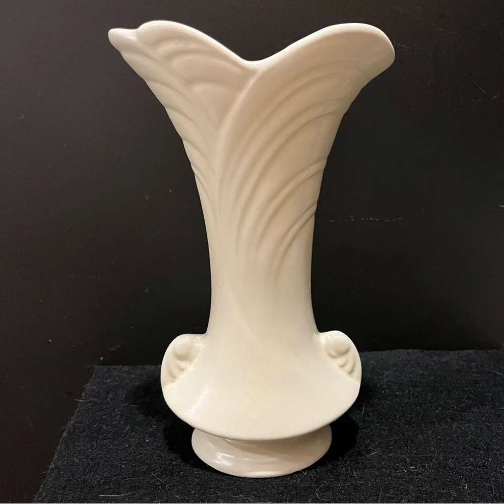Vintage Shawnee Pottery Vase Ruffled Rim Pedestal Base 9